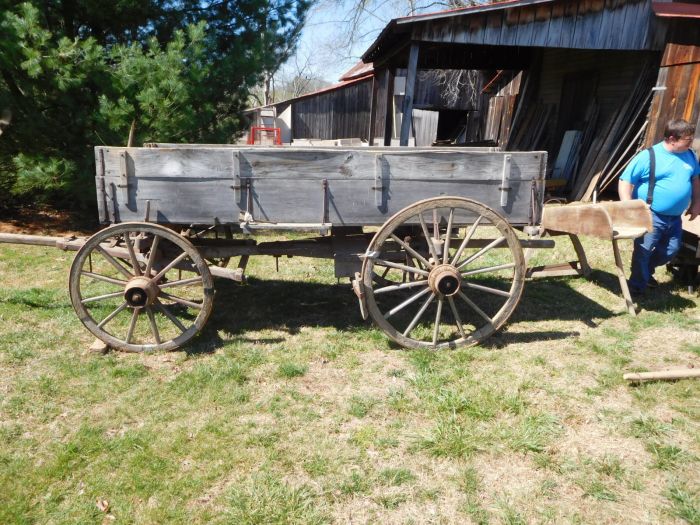 Large Early Antiques Collection of Tom and Sally Chiles Shelburne       SURGOINSVILLE, TN - DSCN2396.JPG