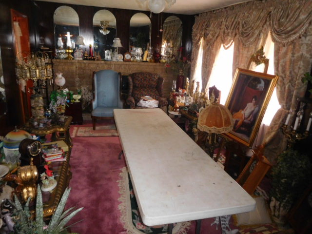 Jackie Vaughn Estate Auction- Real Estate, Antiques, Household - DSCN5800.JPG