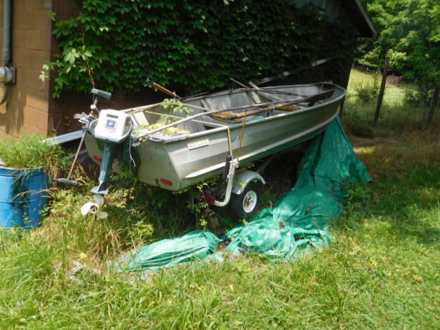 Guns, Fishing  Boat, Old Cars, Tools Tools Tools of Mr. Fred McNicol Absolute Auction - DSCN0009.JPG