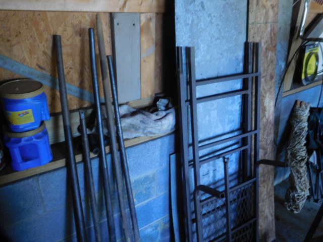 Living Estate  Auction Farm Machinery, tools, trailer, plus much more - DSCN9994.JPG